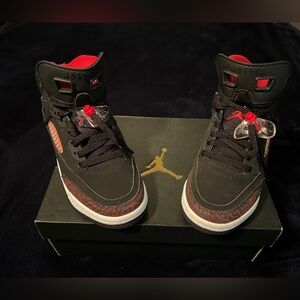 Jordan Spizike Black University Red (GS)